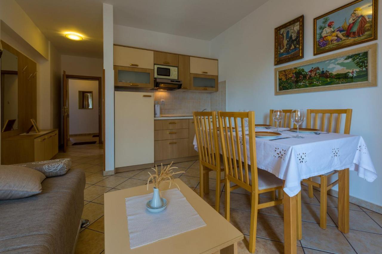 Apartments Domino R Dramalj Εξωτερικό φωτογραφία
